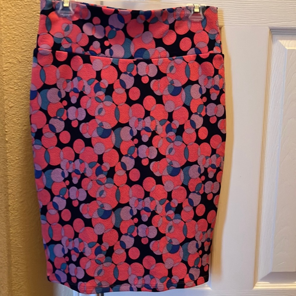 Ladies Pink Circle Designed LuLaRoe Cassie skirt size M